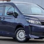 Toyota Voxy vs Esquire: Which Toyota Minivan Is Better?